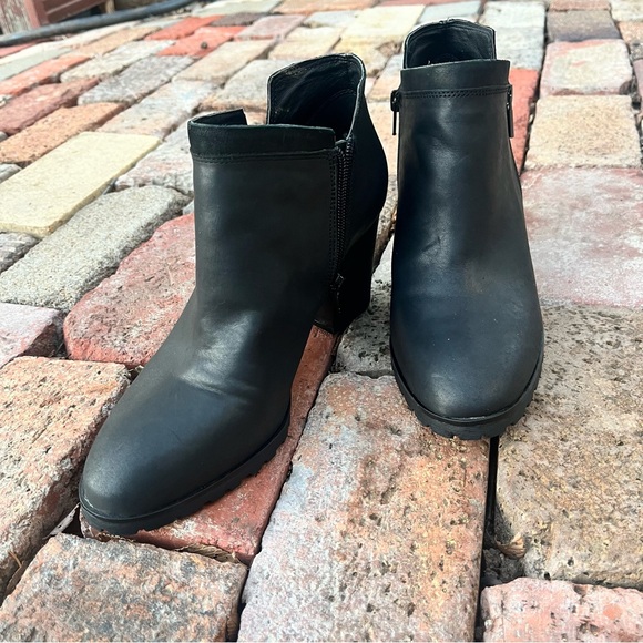 Lucky Brand black leather booties Sz 8.5 - Picture 2 of 4